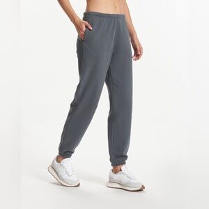 NWT Vuori Sedona Women's Fleece Jogger in Lake